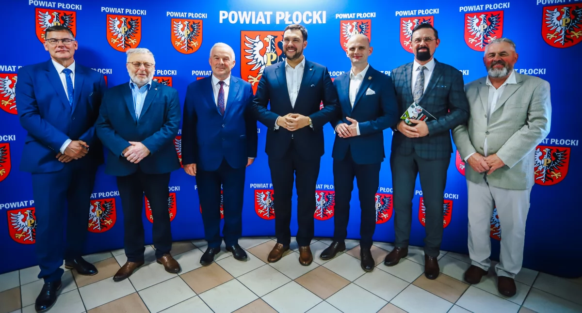 Rolnictwo, Susza przymrozki polityka UE… Wiceminister Nowak rozmawiał Płocku rolnikami - zdjęcie, fotografia