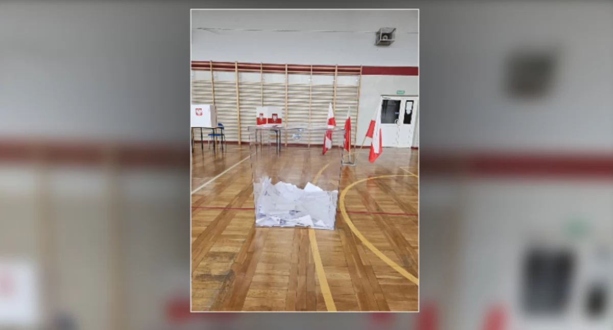 Warto wiedzieć, Trwają wybory prezydenta wyglądałą frekwencja Płocku okolicach - zdjęcie, fotografia