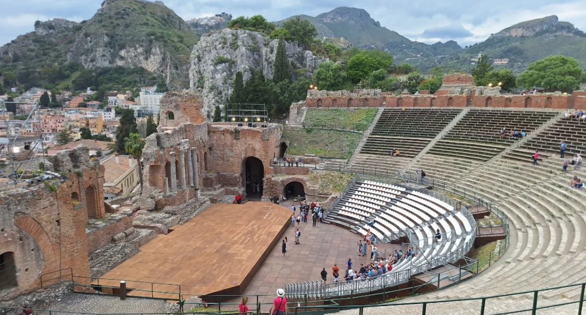 Turystyka, Katania Taormina Syrakuzy Caltagirone Sycylię spojrzenie subiektywne - zdjęcie, fotografia