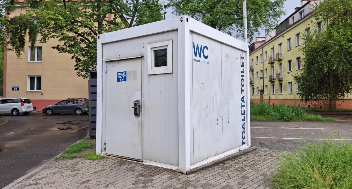 Toaleta publiczna przy dawnym dworcu PKS