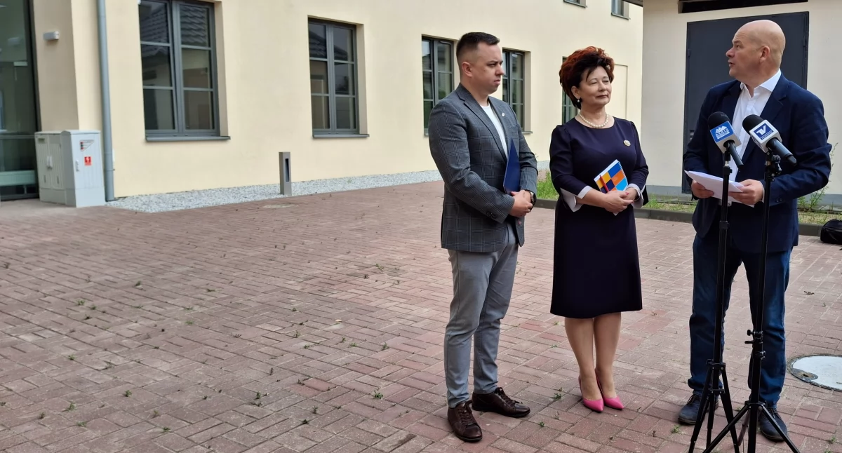 Warto wiedzieć, Zakończyła budowa nowego skrzydła Urzędu Stanu Cywilnego Płocku przeprowadzkę - zdjęcie, fotografia