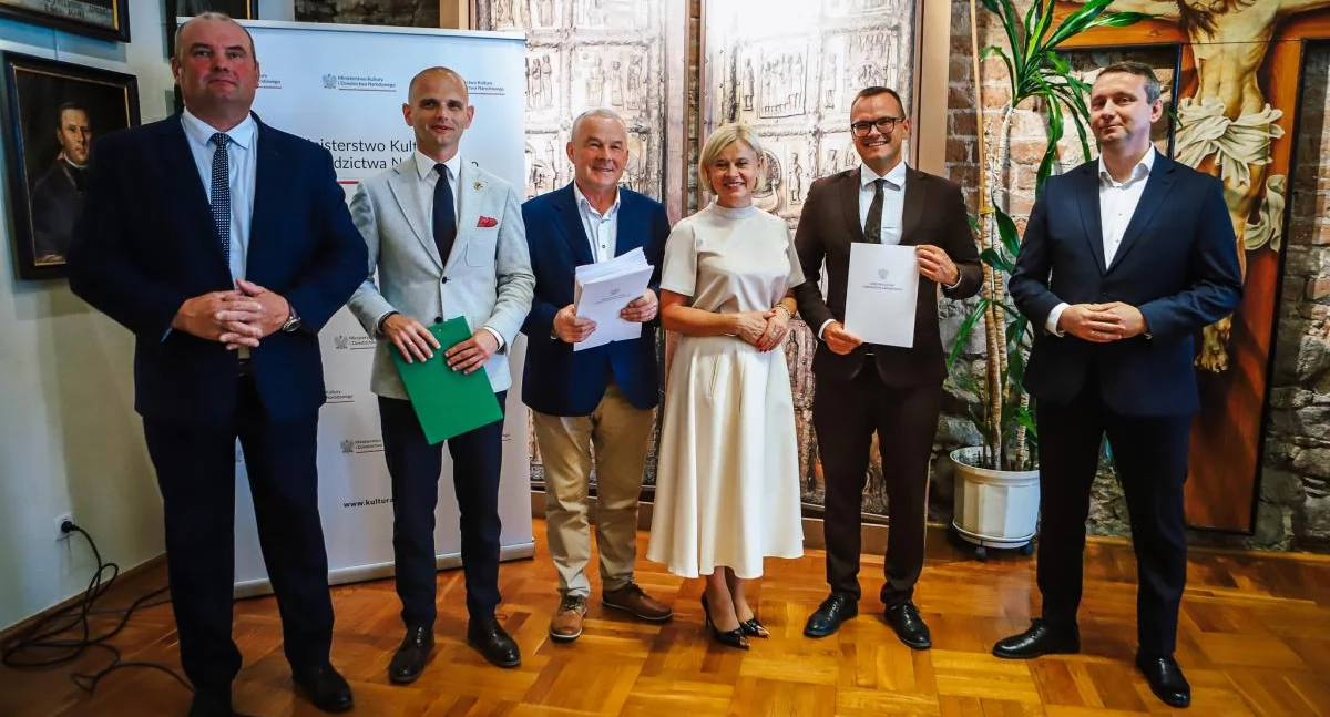 O tym się mówi, środki ratowanie zabytków! Wiceminister Bożena Żelazowska Płocku - zdjęcie, fotografia