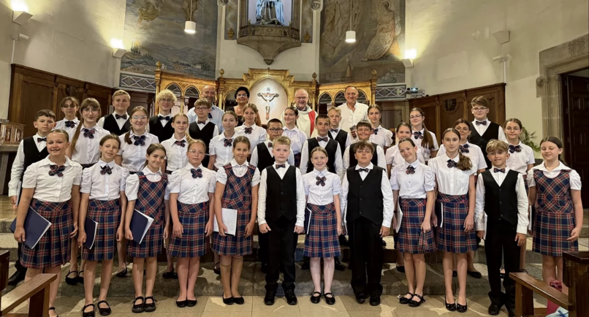 Chór, Złote wakacje Pueri Puellae Cantores Plocenses Płocki chór wrócił Hiszpanii dwoma medalami - zdjęcie, fotografia