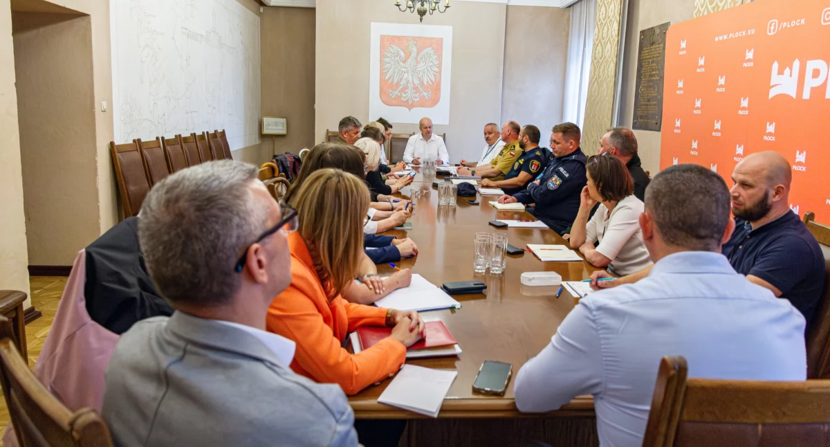 O tym się mówi, Służby podwyższonej gotowości! Płock radzi sobie skutkami niżu genueńskiego - zdjęcie, fotografia