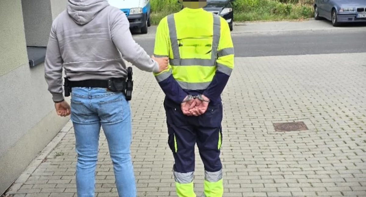 Wiadomości Policja , Płoccy policjanci zatrzymali cudzoziemca Nielegalny pobyt wszystko - zdjęcie, fotografia