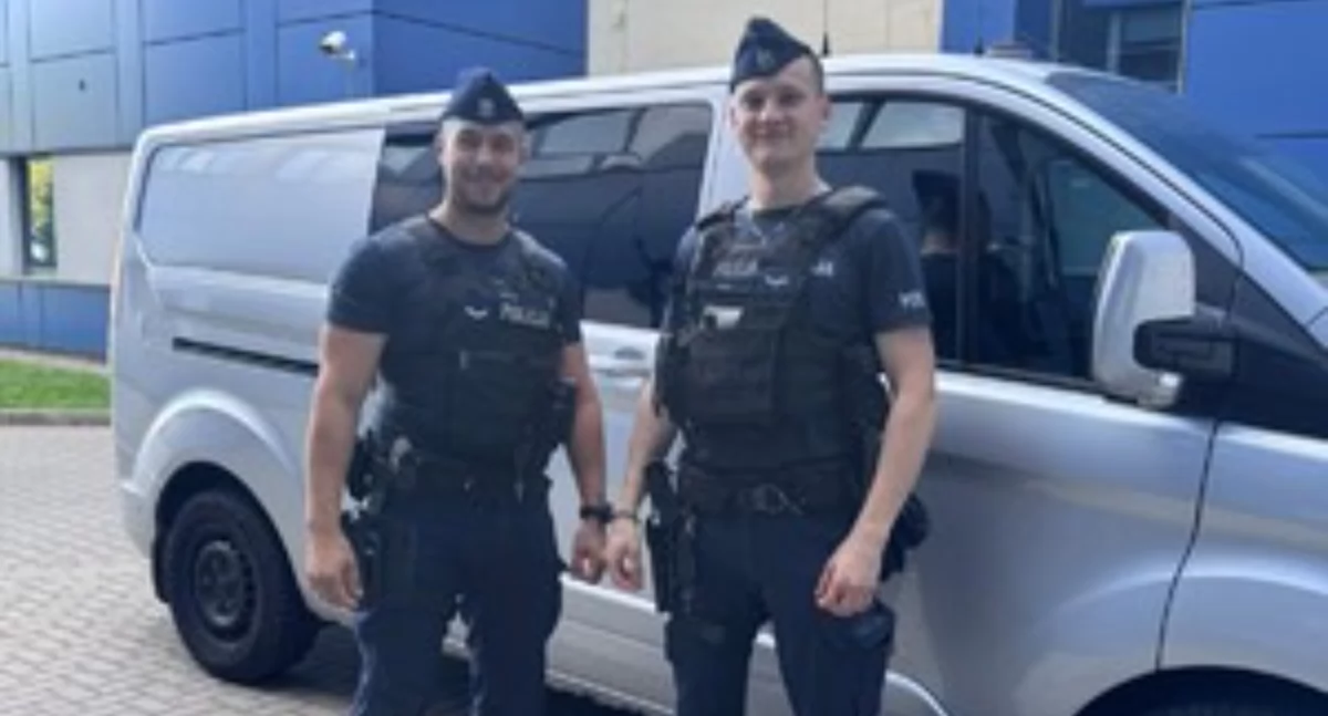 Wiadomości Policja , Szybka reakcja policjantów Płocka uratowała życie latkowi - zdjęcie, fotografia