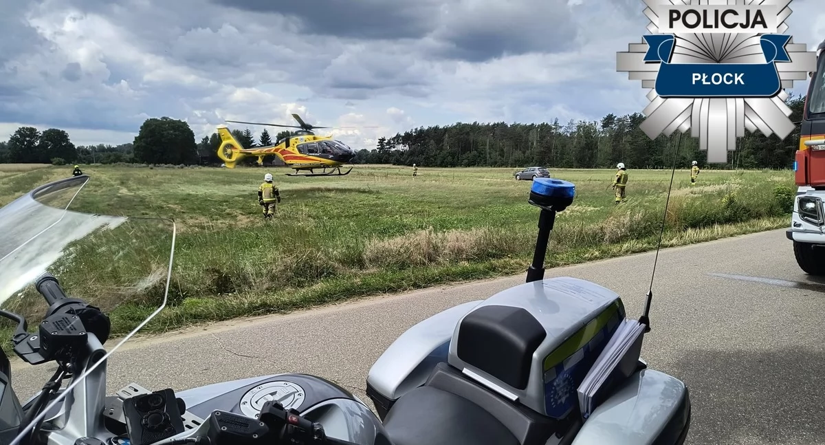 Wypadki, Groźny wypadek powiecie płockim Motocyklista uderzył drzewo Lądował śmigłowiec Lotniczego Pogotowia Ratunkowego - zdjęcie, fotografia