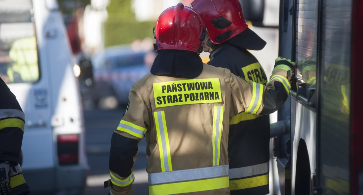 Straż Pożarna, Groźny pożar Gąbinie Kobieta trafiła szpitala - zdjęcie, fotografia