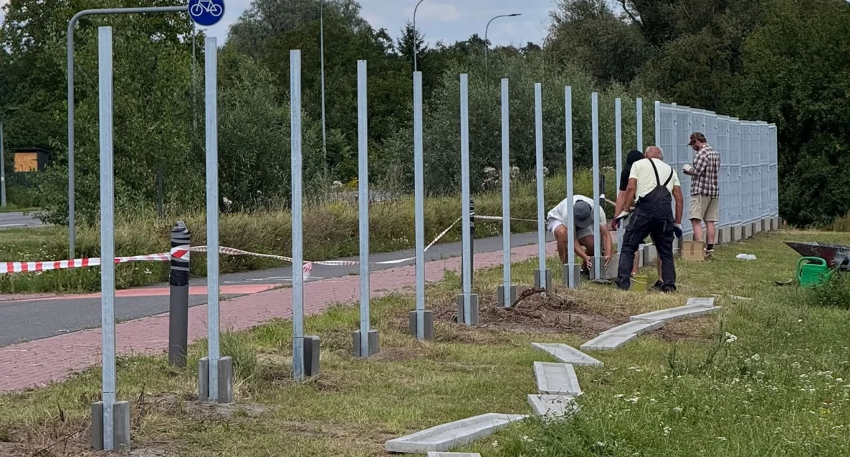 Na terenie wokół lotniska w Płocku powstało ogrodzenie o długości ponad 1,5 km