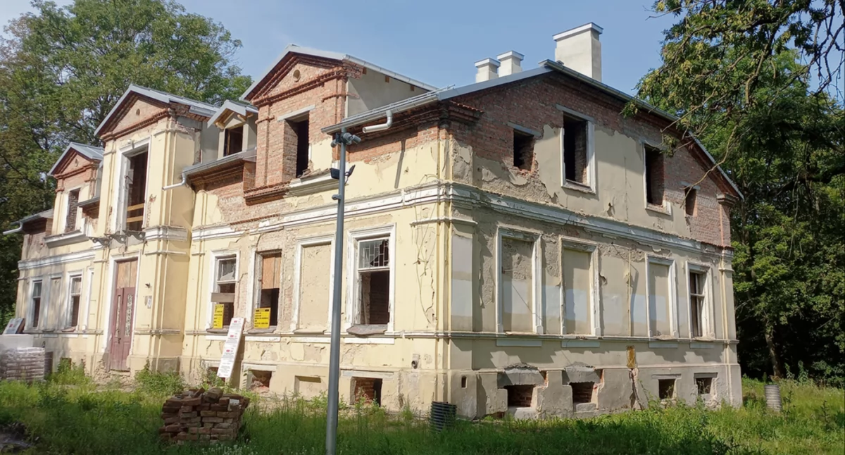 Zabytki regionu płockiego, Dwór Słupie zyskuje życie Miejsce którym urodziła Maria Kownacka - zdjęcie, fotografia