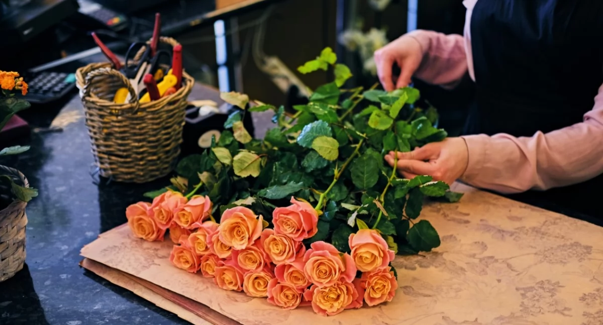 Inne, Florystyka praktyce wygląda praca kwiatami dzień - zdjęcie, fotografia