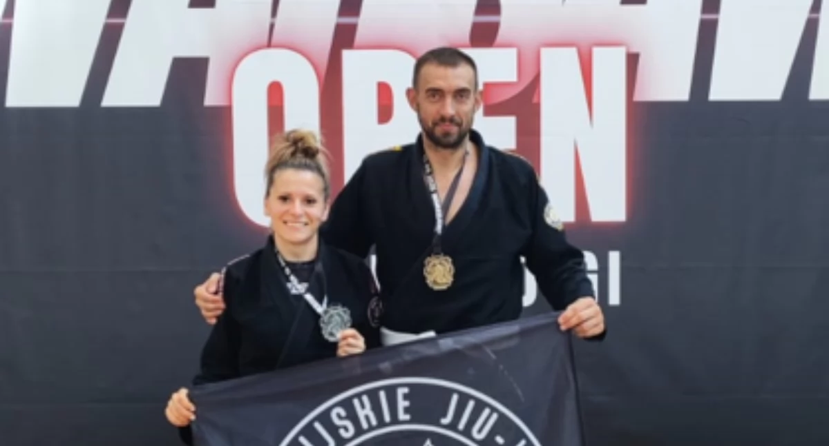 Sierż. Michał Marciniak wraz z żoną Pauliną