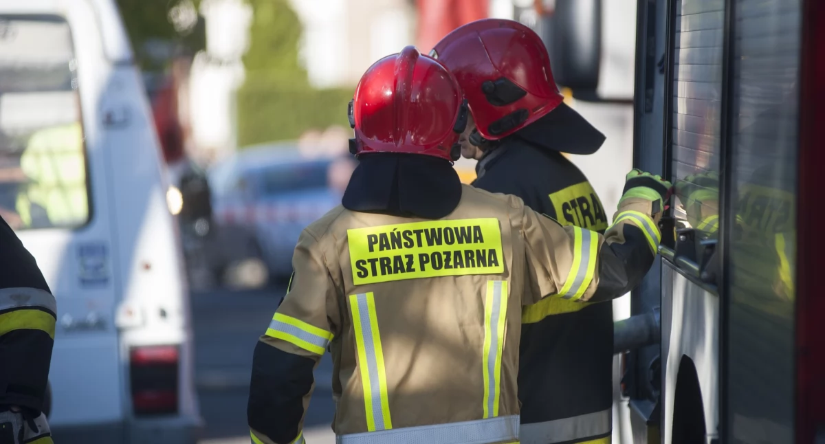 Straż Pożarna, Nocny pożar Sienkiewiczaw Płocku Ewakuowano osób - zdjęcie, fotografia