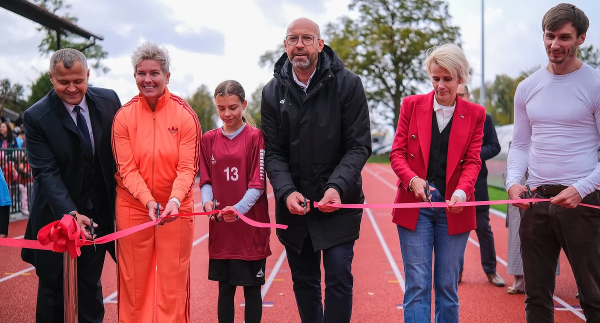 Inwestycje, Nowoczesny Stadion Miejski Gostyninie otwarty mistrzowskim stylu - zdjęcie, fotografia