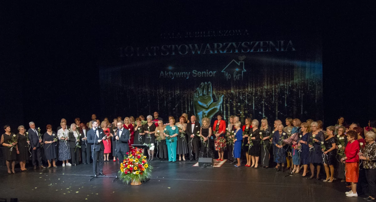 Jubileuszowa gala z okazji 10-lecia Stowarzyszenia AS odbywała się w płockim Tetarze Dramatycznym 