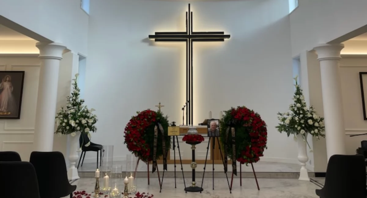 Warto wiedzieć, wszystkim przypomina Święto Zmarłych Można wybrać urnę piosenkę limuzynę - zdjęcie, fotografia