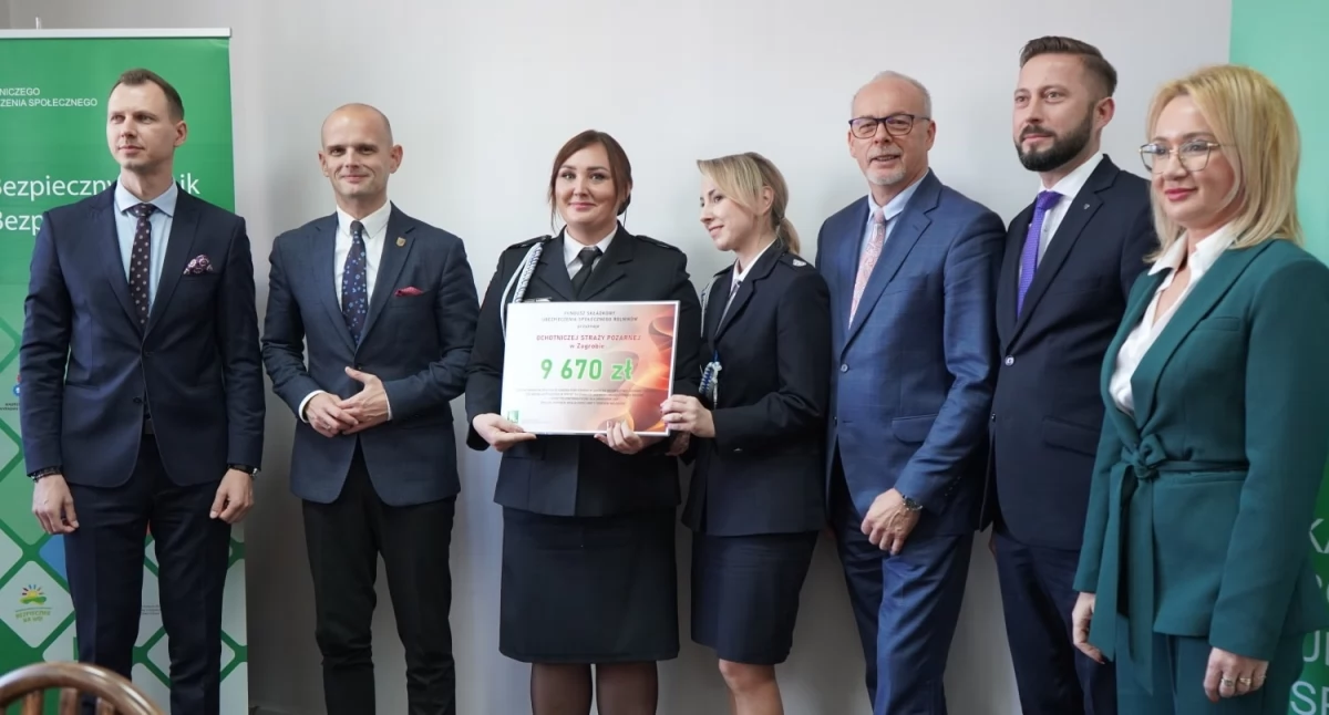 Straż Pożarna, wspiera strażaków ochotników jednostek powiatu płockiego otrzymało dofinansowania - zdjęcie, fotografia