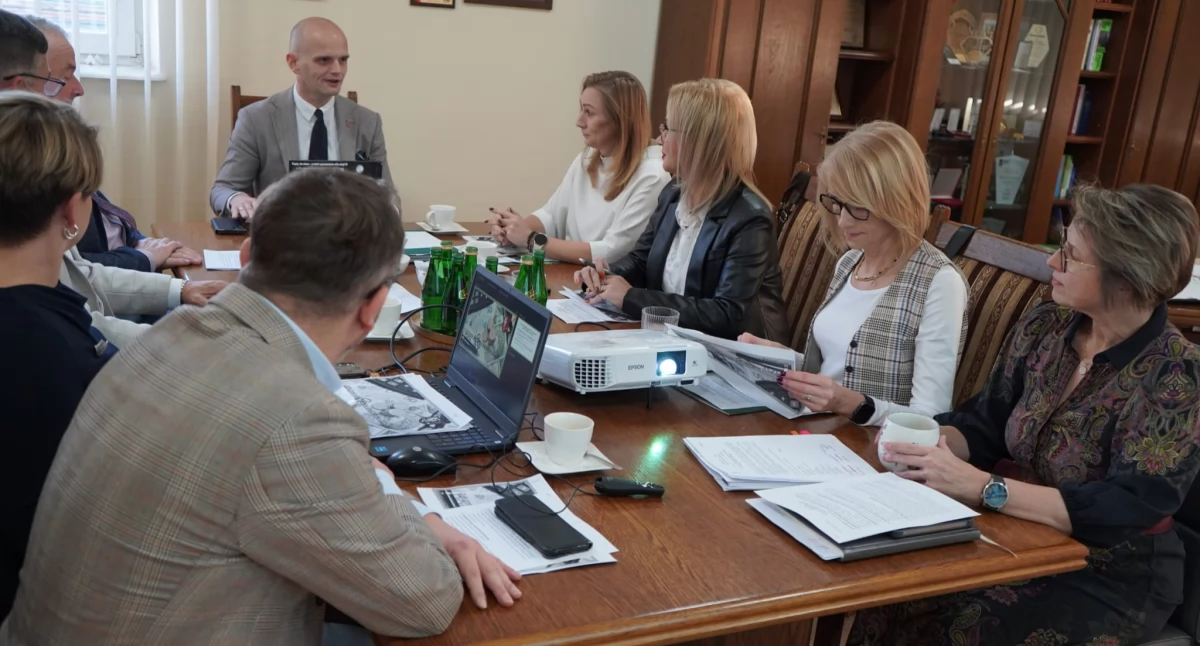 Warto wiedzieć, Ponad budżecie zostaną przeznaczone środki - zdjęcie, fotografia