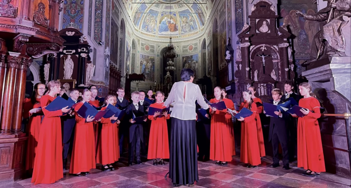 Chór, Koncert patriotyczny Pueri Puellae Cantores Plocenses listopada Płocku - zdjęcie, fotografia