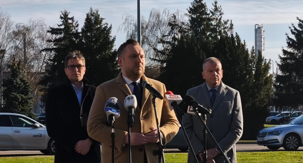 od lewej Sławomir Hinc, Prezes Zarządu GAZ-SYSTEM,Konrad Wojnarowski, Podsekretarz Stanu w Ministerstwie Energii oraz Robert Soszyński, Wiceprezes Zarządu ds. Operacyjnych ORLEN S.A.