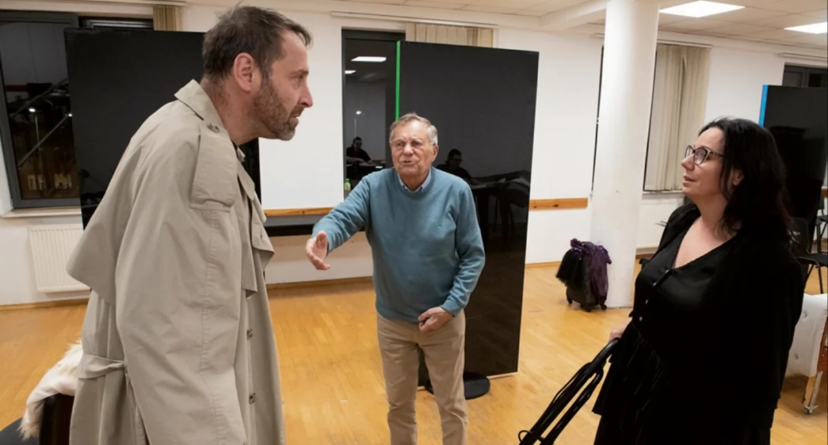 Teatr, Stefan Friedmann zaprasza „Pomoc domową” Pożegnajmy teatrze - zdjęcie, fotografia