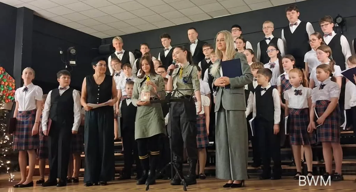 Koncert Bożonarodzeniowy zorganizowany w piątkowy wieczór, 12 grudnia, w Szkole Podstawowej nr 3 w Płocku