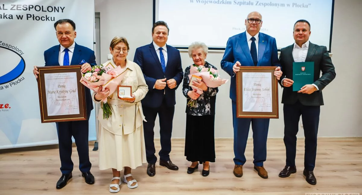 Wyjątkowe wyróżnienia w płockim szpitalu: wicemarszałek  Sejmu Piotr Zgorzelski z medalem „Zasłużony dla Wojewódzkiego Szpitala Zespolonego w Płocku”, lekarki: Maria Grad i Eliza Sobok z Medalami „Pro Masovia”