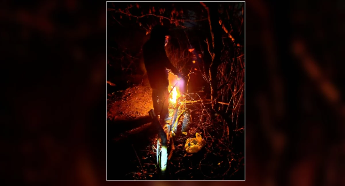 Straż miejska, Bezdomny mężczyzna chciał ogrzać Jarem Brzeźnicy - zdjęcie, fotografia