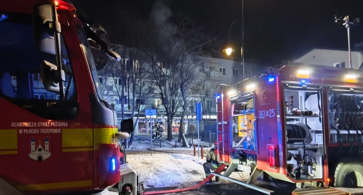 Po dramatycznym pożarze, który wybuchł we wtorek, 6 stycznia, w bloku przy ul. 3 Maja 17, mieszkańcy Płocka natychmiast ruszyli z pomocą