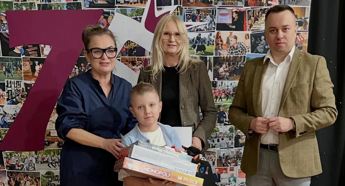 Warto wiedzieć, Znamy laureatów konkursu plastycznego „Paka Rodaka” Płocki ogłosił wyniki - zdjęcie, fotografia