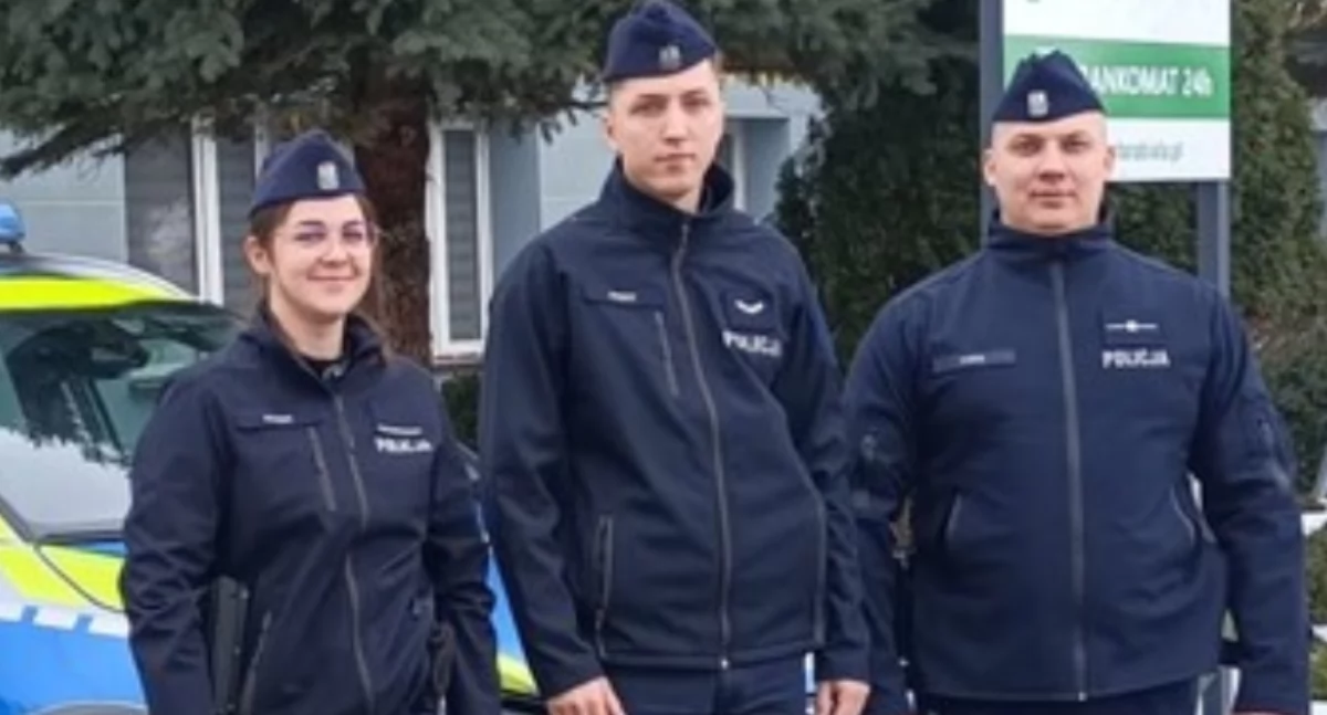 St. post. Justyna Kikolska, sierż. Łukasz Baciński  i mł. asp. Sebastian Kalinowski uratowali kobietę uwięzioną w przerębu 