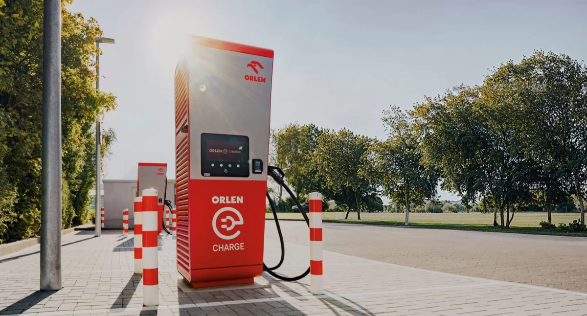 Orlen, ORLEN stawia elektromobilność Powstanie nowych punktów ładowania ORLEN Charge - zdjęcie, fotografia