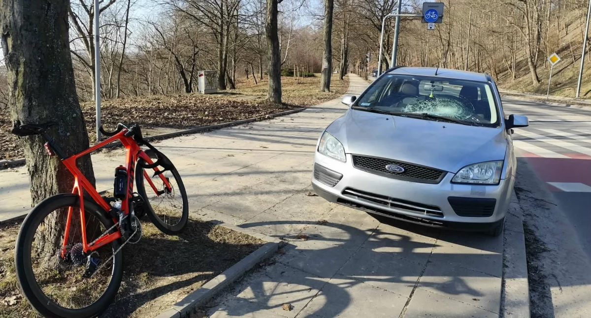 Wiadomości Policja , ustąpił rowerzyście pierwszeństwa Potrącenie Mostowej Płocku - zdjęcie, fotografia