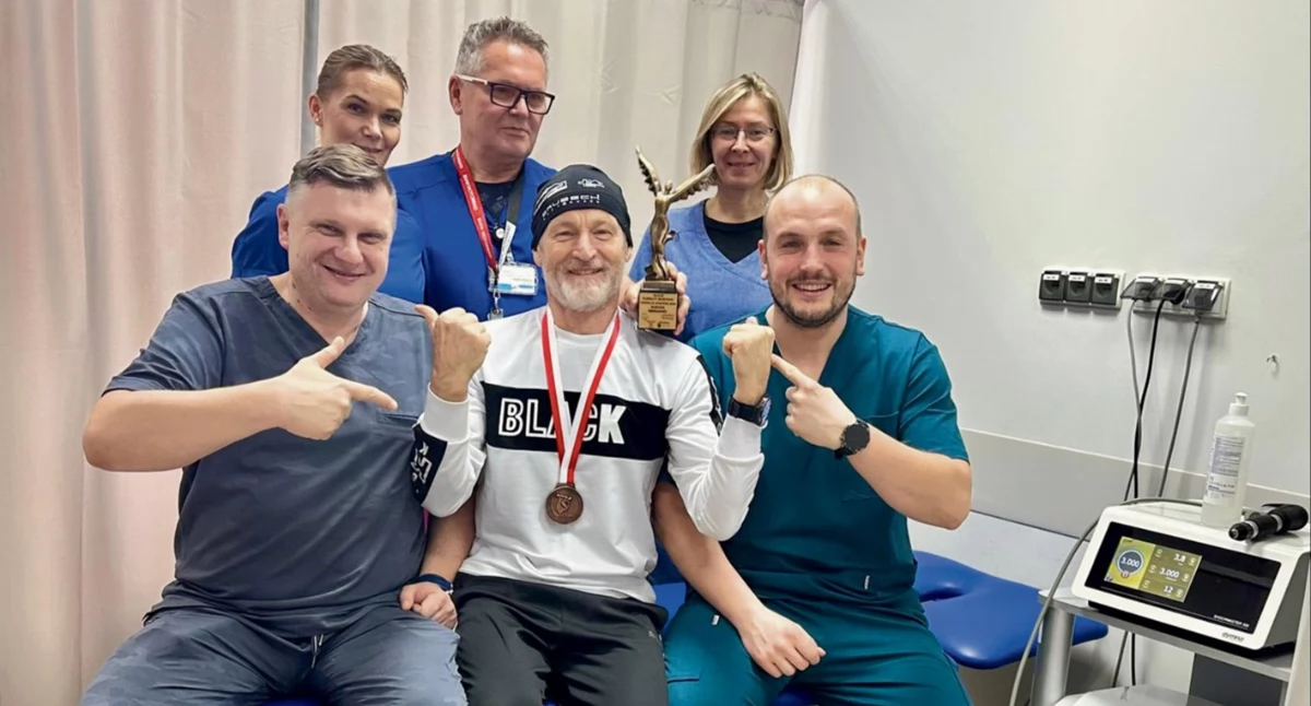Lekkoatletyka, Dariusz Bednarski wraca stadiony lekkoatletyczne początek najniższy stopień podium - zdjęcie, fotografia