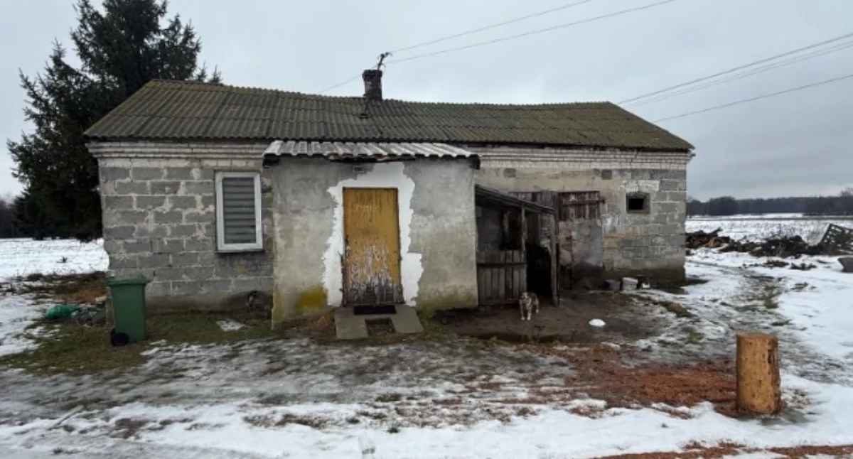 Akcja społeczna, każdej chwili może runąć zbiórka rzecz mieszkańców Mochowa - zdjęcie, fotografia