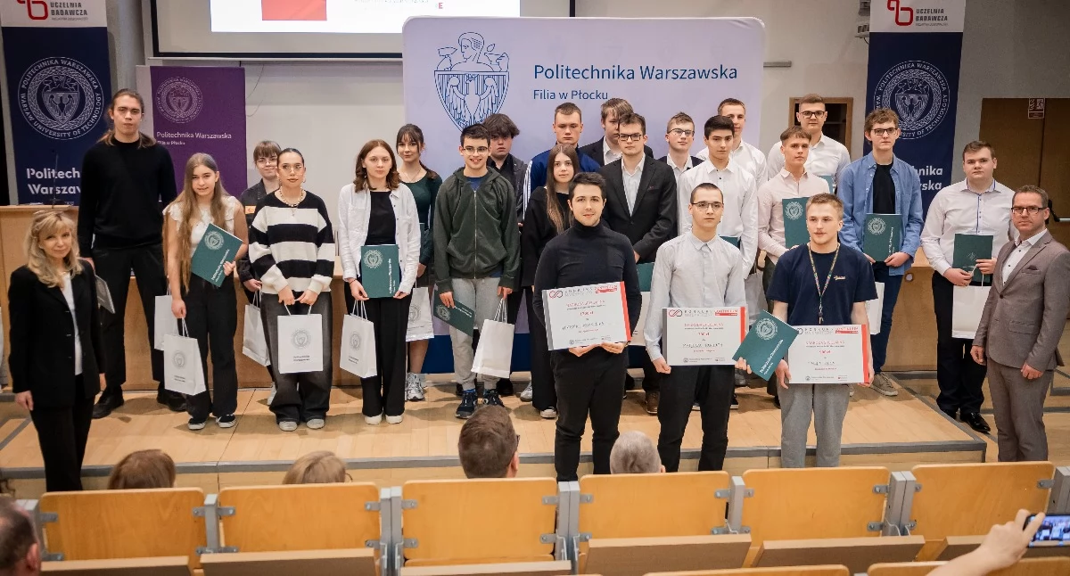 Edukacja, Płocczanie wśród laureatów Continuum Podsumowano kolejną edycję konkursu płockiej filii Politechniki Warszawskiej Zespołu Szkół Centrum Edukacji - zdjęcie, fotografia