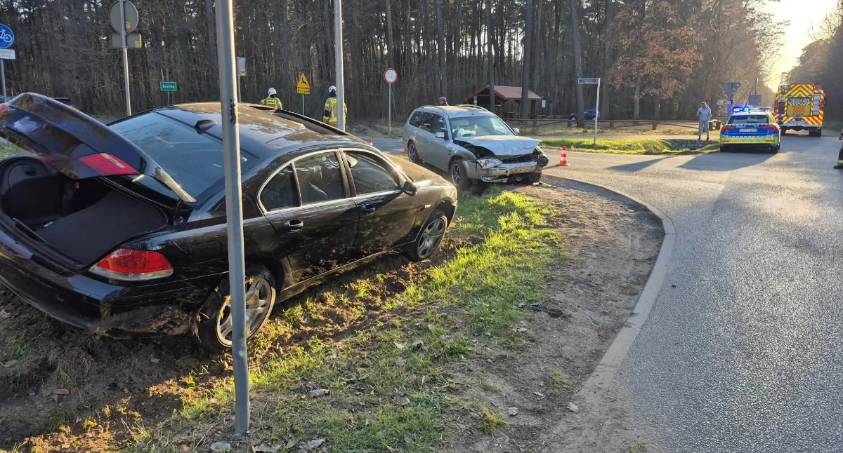 Wypadki, Wypadek Brwilnie Pijany kierowca kierowca Forda uprawnień - zdjęcie, fotografia