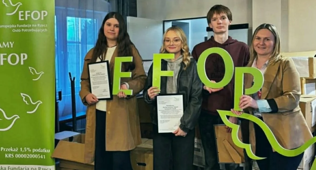Wokół Nas, „Prezent Uśmiechu” podopiecznych domów dziecka Gostyninie - zdjęcie, fotografia
