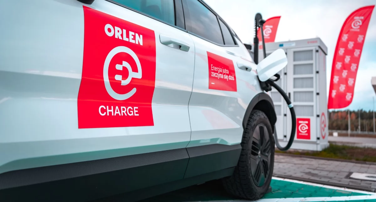 Orlen, Kierowcy elektryków naładują swoje pojazdy taniej Ruszyła promocja ORLEN Charge - zdjęcie, fotografia