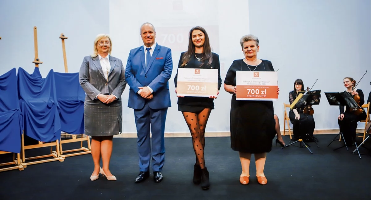 Podczas Gali nagrodzimy najbardziej aktywnych czytelników w głosowaniu. To zdjęcie z czytelnikami Tygodnika Płockiego i przedstawicielem fundatora - ORLENU zrobione zostało podczas ubiegłorocznej Gali