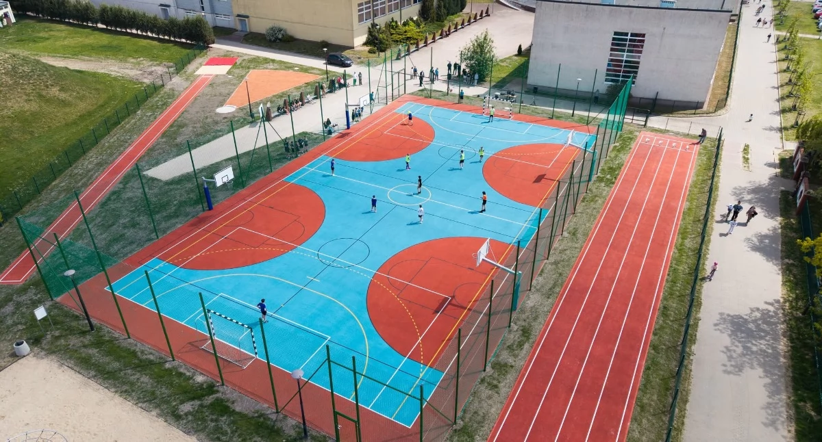Inwestycje w Płocku, Modernizacja kompleksu sportowego zakończona Znów można śmiało grać… - zdjęcie, fotografia
