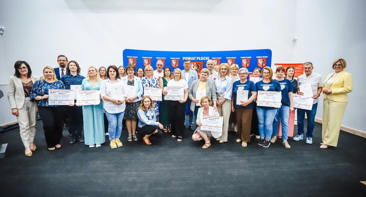 Zdjęcia z social mediów Starosty Płockiego Sylwestra Ziemkiewicza 