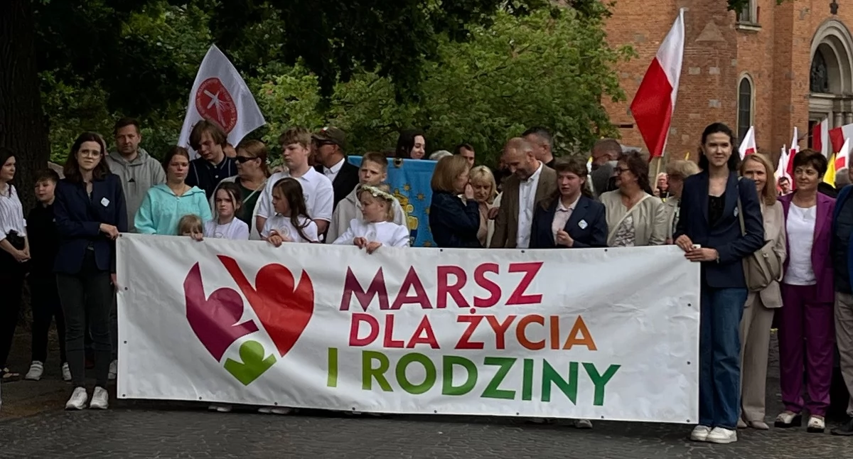 Warto wiedzieć, Marsz Życia Rodziny przeszedł ulicami Płocka - zdjęcie, fotografia