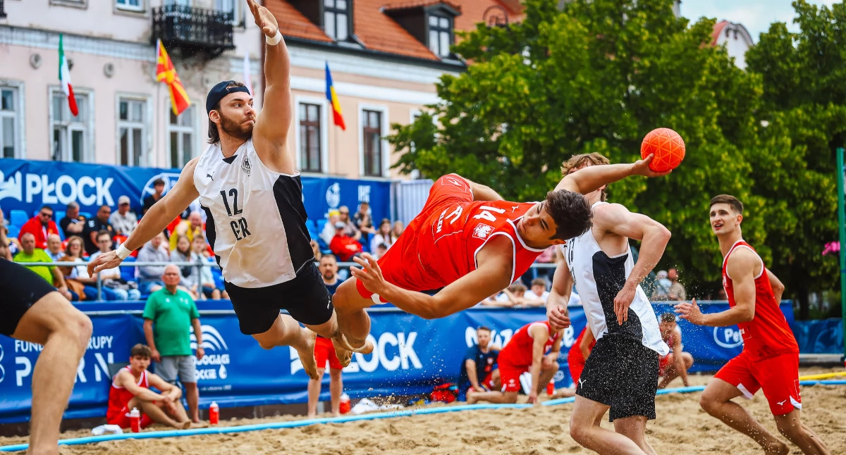 Piłka ręczna, Wielka piaskownica Starym Rynku Płocku Beach Handball Global - zdjęcie, fotografia