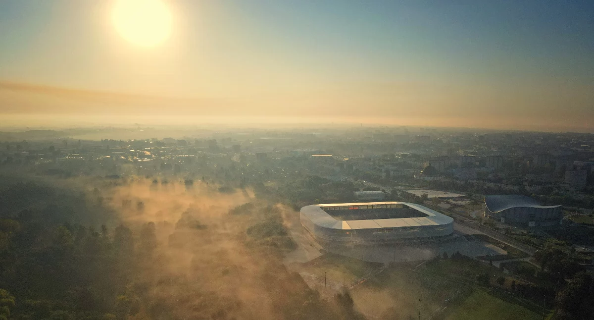 Piłka nożna, będzie sprzedaży udziałów Wisły Płock negocjacje zakończone - zdjęcie, fotografia