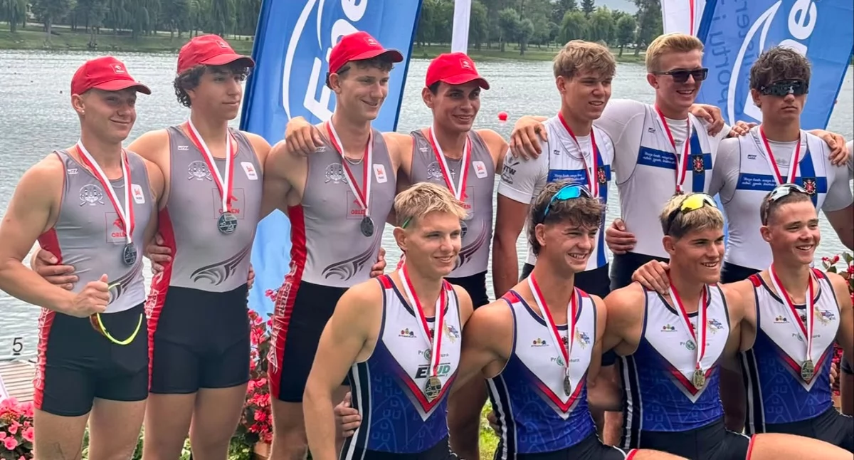 Wioślarstwo, Mistrzowie wicemistrzowie Polski Juniorów Płoccy wioślarze medalami - zdjęcie, fotografia