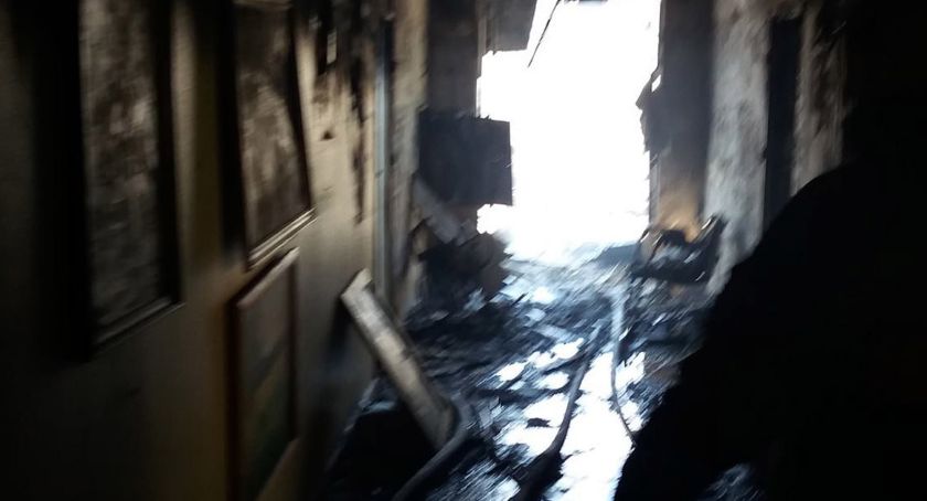 W Nowym Miszewie cały czas trwa akcja strażaków po nocnym pożarze w Domu Pomocy Społecznej „Nad Jarem”. 