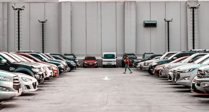 6 zalet parkingów przy lotnisku