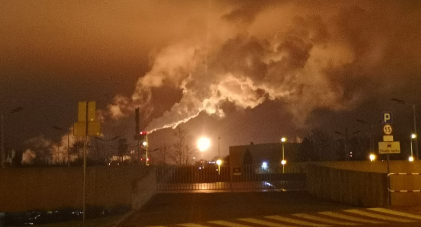 Niebo nad Płockiem znów zabłyśnie. Orlen wyjaśnia przyczyny 