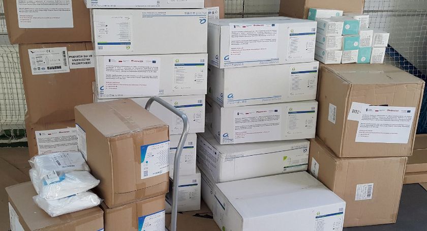 Samorząd Mazowsza sprowadził 14 ton wyposażenia medycznego i środków ochrony